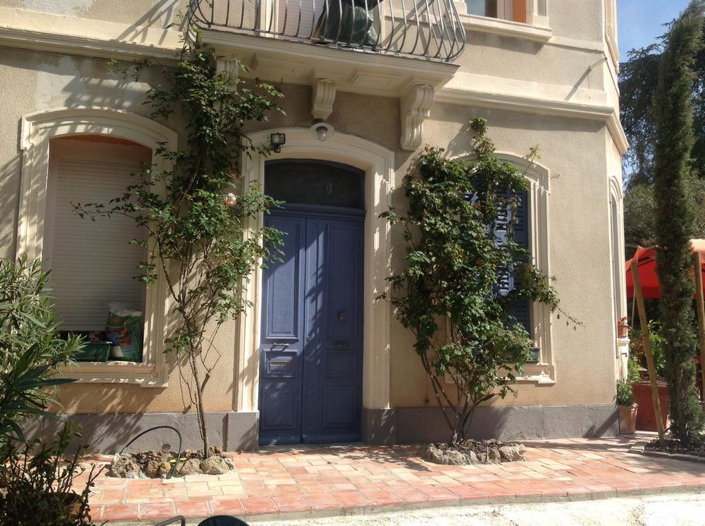Hotel A L'Ombre Du Cedre Hyères Exterior foto